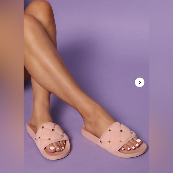 Soda Shoes - NIB Soda April Studded Pink Slides Size 7